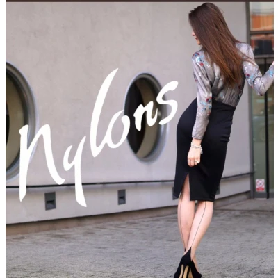 Afbeelding van 10D. Nylons gloss Naad panty van Pretty Polly