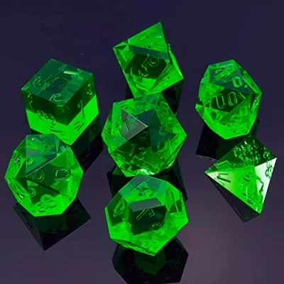 Afbeelding van Bescon Crystal Clear (Unpainted) Sharp Edge DND Dice Set of 7, Razor Edged Polyhedral D&amp;D for Dungeons and Dragons Role Playing Games, Emerald Color