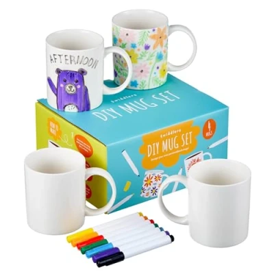 Afbeelding van THE TWIDDLERS 4 Porseleinen Mokken om te Schilderen &amp; Decoreren met 7 Stiften Knutselen voor Kinderen, Gepersonaliseerd Cadeau Vader Moederdag, Verjaardagen, Pasen