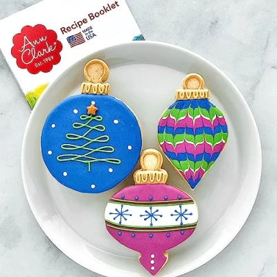 Afbeelding van Ann Clark Cookie Cutters 3 delige Kerstmis Versiering Koekjesvormset met Receptenboek