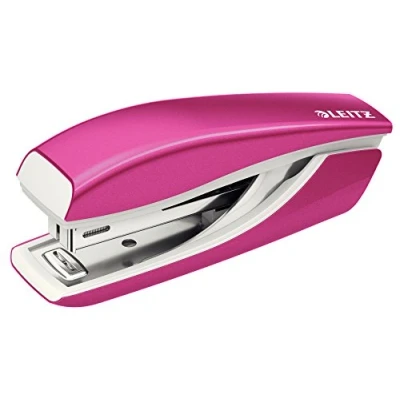 Afbeelding van Leitz WOW Mini Nietmachine Capaciteit Van 10 Vel Inclusief Nietjes Voor Kantoor En Thuiswerken Ideaal Thuiskantoor Roze
