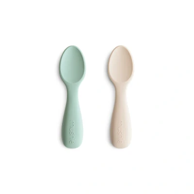 Afbeelding van Mushie siliconen kinderlepels cambridge blue shifting sand 2st