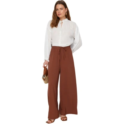 Afbeelding van Trendyol Bruine Geweven Broek Met Losse Pijpen Tctss22Pl0240