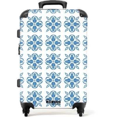 Afbeelding van NoBoringSuitcases.com Grote koffer Zomer tegel print blauw Kinderkoffer geschikt voor jongen en meisjes Reiskoffer met 4 wielen Trolley op wieltjes Rolkoffer groot kinderen 72 liter Ruimbagage valies 20kg