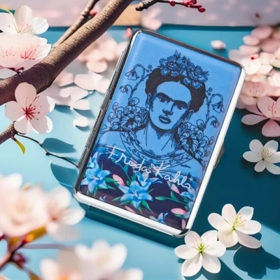 Afbeelding van Frida Kahlo Sigarettendoosje 16 Sigaretten Blauw