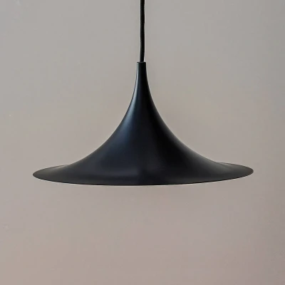 Afbeelding van Gubi Semi hanglamp, Ø 30 cm, zwart