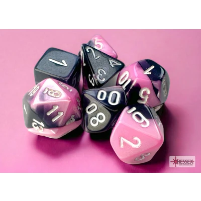 Afbeelding van Chessex Gemini Mini Polyhedral Black Pink/white Dobbelsteen Set (7 stuks)