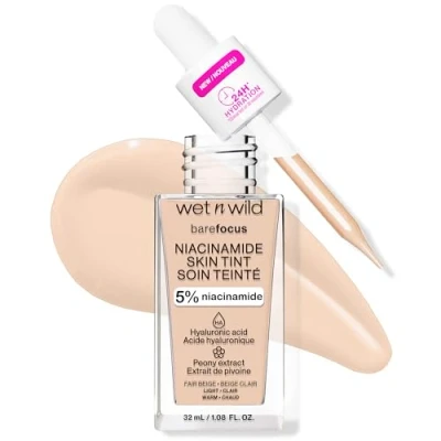 Afbeelding van Wet n Wild Bare Focus Niacinamide Skin Tint, Lichte Foundation met Opbouwbare Formule, Verrijkt HyaluronZuur en Vitamine E voor een Stralende Look, Fair Beige