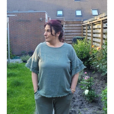 Afbeelding van Boho katoenen zomer top in MILITAIR GROEN kleur met korte mouwen maat 42