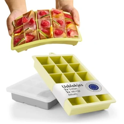Afbeelding van Blumtal IJsblokjesvorm 2 x 15 IJsblokjes Hoogwaardig Siliconen 30 Stuks 3,3 cm Vierkant Incl. Deksel Grijs en Geel Set van