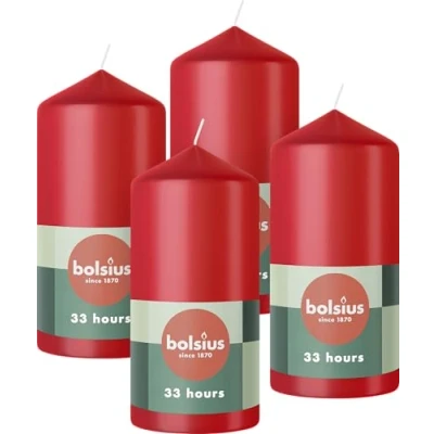 Afbeelding van Bolsius Gladde stompkaarsen, rood, 4 stuks, 12 x 6 cm, decoratieve kaarsen voor huishoudelijk gebruik, lengte brandduur 33 uur, ongeparfumeerd, bevat natuurlijke plantenwas, zonder palmolie,