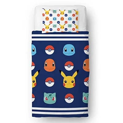 Afbeelding van Pokemon officieel gelicentieerde eenpersoons kinderdekbedovertrekset Pikachu badges ontwerp omkeerbaar tweezijdig beddengoed met bijpassende kussensloop Character World Brands Eenpersoonsbedset