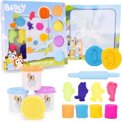 Afbeelding van Toyland® 10 delige Bluey Dough activiteitenset 4 deeg, 1 roller, stempels en afveegbaar speelscherm Knutselspeelgoed