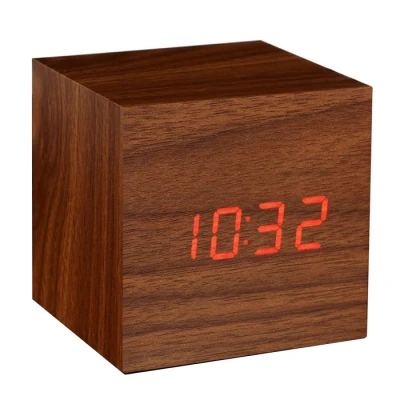 Afbeelding van Gingko Cube click clock Alarmklok WalnootLED Rood