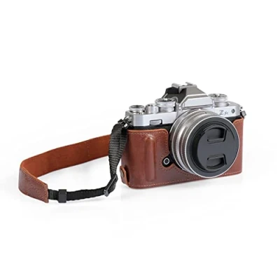 Afbeelding van MegaGear MG2016 Ever Ready Lederen Camera Half Case Compatibel met Nikon Z fc (16 50mm) (bruin)