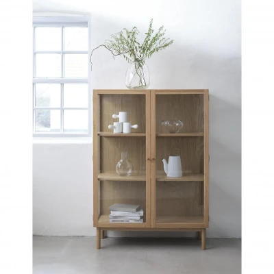 Afbeelding van Nordic Home Alrik eiken vitrinekast 140 cm naturel Hout