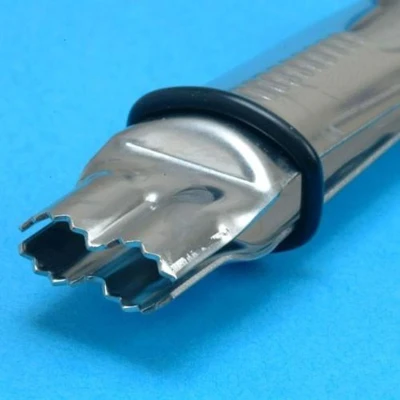 Afbeelding van PME Open Scallop Serrated Crimper 3/4