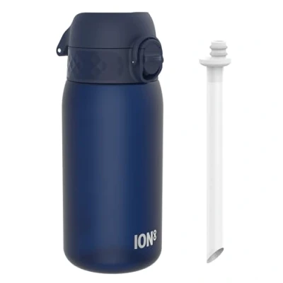 Afbeelding van Ion8 Kinder Waterfles Met Rietje, 350 ml/12 oz, Lekvrij, Makkelijk te Openen, Veilige Sluiting, Vaatwasserbestendig, BPA vrij, Draaghendel, Hygiënische Klapdeksel, Marineblauw