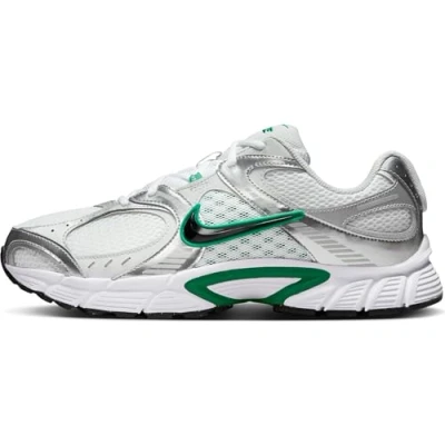 Afbeelding van Nike v5 rnr in de kleur wit.