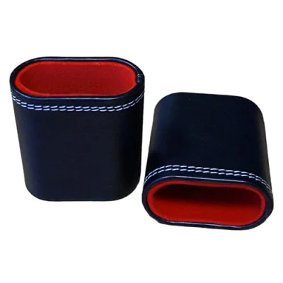 Afbeelding van PrimoGames shaker P 16213 Kunstlederen kubusbeker, set van 2, zwart/rood, elegante dobbelbeker met vilten binnenbekleding voor dobbelspelletjes, backgammon