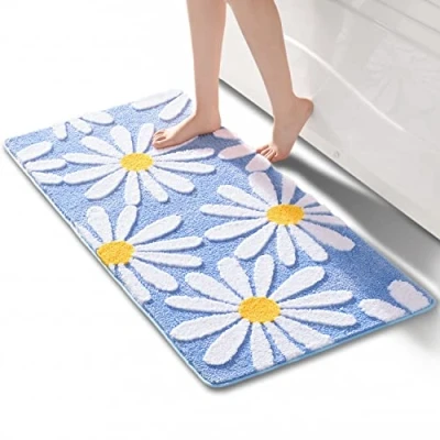 Afbeelding van QJHOMO Blauw badkamertapijt, schattige madeliefjes, badmat, antislip, wasbaar, witte en gele bloem, zachte douchemat, absorberend, 60 x 120 cm