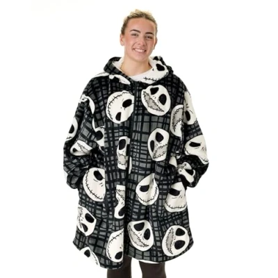 Afbeelding van Disney The Nightmare Before Christmas volwassenen draagbare deken hoodie NMBC Fleece trui met capuchon en ritssluiting in zwart Jack Skellington karakterprint Kerstfilm Loungewear merchandise