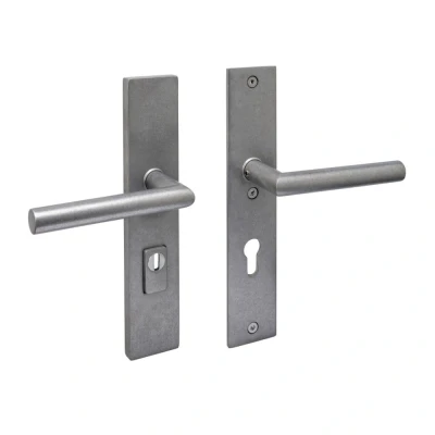 Afbeelding van Intersteel SKG3 veiligheidsbeslag achterdeur rechthoek 250x50mm kruk/kruk Jura PC72 kerntrekbeveiliging PVD RVS getrommeld