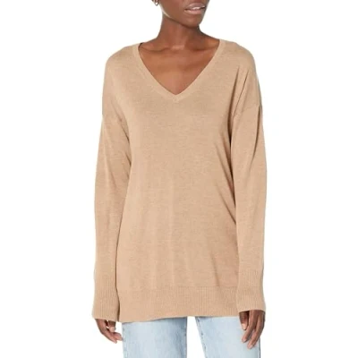 Afbeelding van Amazon Essentials Women&#039;s Lichtgewicht tuniektrui met lange mouwen en V hals (verkrijgbaar in grote maten), Camel, M