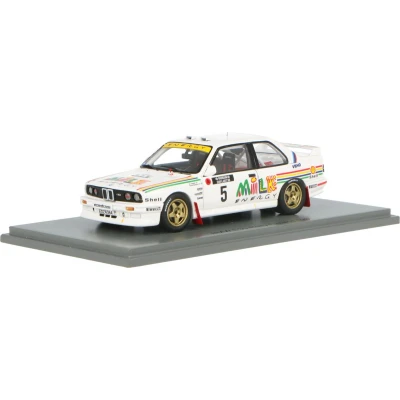 Afbeelding van het 1:43 Diecast model van De BMW 3 Serie M3 #5 1000 Lakes Rally 1988. rijders waren A. Vatanen en B. Berglund. fabrikant schaalmodel is Spark.Dit alleen online beschikbaar.
