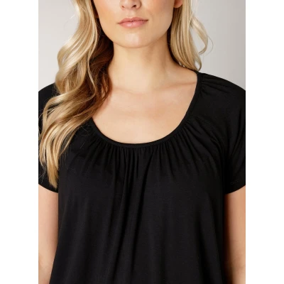 Afbeelding van Base Level basic T shirt Yona met plooien zwart