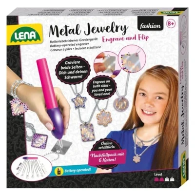 Afbeelding van Lena 42655 Engraver&#039;s Jewelry Studio, sieradenstudio voor graveren van sieraden, vanaf 9 jaar, set met graveerpen op batterijen, lijm, 800 strassteentjes en 6 metalen hangertjes kettingen