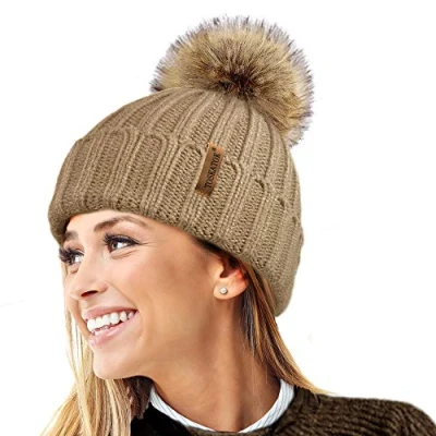 Afbeelding van TOSKATOK® Warme wintermuts voor dames, wollige gebreide muts met afneembare dikke pompon van imitatiebont, camel, One size