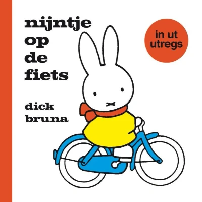 Afbeelding van nijntje op de fiets in ut Utregs (Hardback)