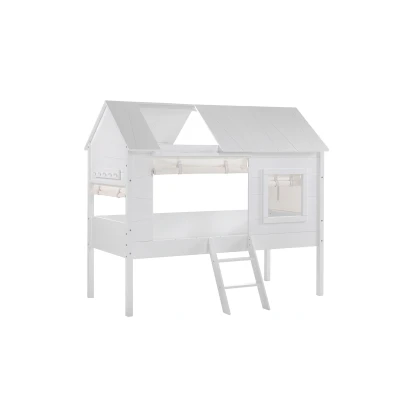 Afbeelding van Deze CHARLOTTE combinatie in wit bestaat uit een boomhutbed (90x200) met rollattenbodem en bijhorende gordijntjes.