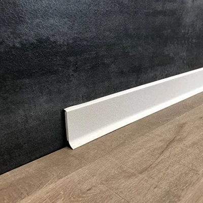 Afbeelding van PROVISTON Kunststof plint hardschuim PVC wit 12,8 x 60 2500 mm met flexibele zachte lip waterdicht hoogwaardige eenvoudige montage