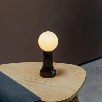 Afbeelding van Tala tafellamp Shore, glas, E27 LED lamp Globe, bruin