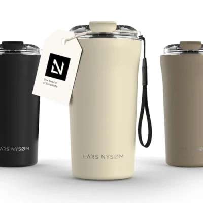 Afbeelding van LARS NYSØM &#039;Rørelse&#039; Thermo Coffee Mug to go 500ml BPA vrij Met Isolatie Draagriem &amp; Tritan Deksel Buttercream