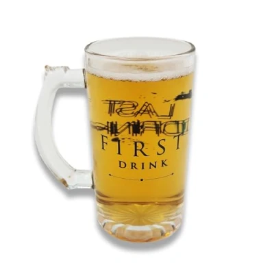 Afbeelding van Grappig Bierglas met inscriptie &quot;First Drink Last Drink&quot; Mad Monkey