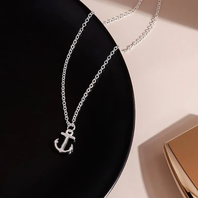 Afbeelding van Ketting met hanger anker zilverkleur.