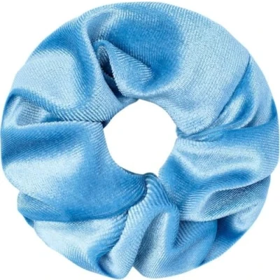 Afbeelding van New Age Devi Velvet scrunchie/haarwokkel Pastel blauw: perfect voor elke look!