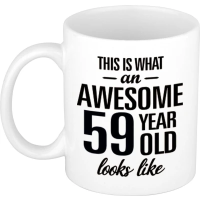 Afbeelding van Awesome 59 year cadeau mok / verjaardag beker 300 ml feest mokken