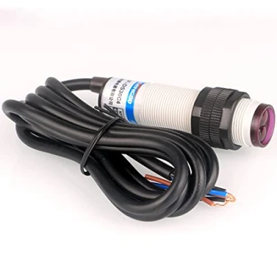 Afbeelding van GUUZI 30cm Instelbare M18 Diffuse Optische Schakelsensor Optisch Drie Lijnen NPN NO (Normaal Open) Naderingsschakelaar 6 36VDC E3F DS30C4