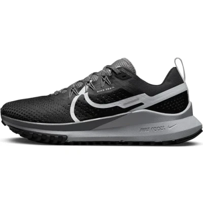 Afbeelding van Nike React Pegasus Trail 4, damessneaker, zwart/aura donkergrijs Wolf grijs, 40 EU, Black Aura Dark Grey Grijs