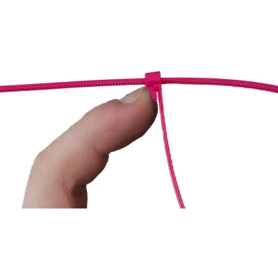 Afbeelding van Kortpack Roze Hersluitbare Kabelbinders 750 Mm Lang X 7.6 (100 Stuks)