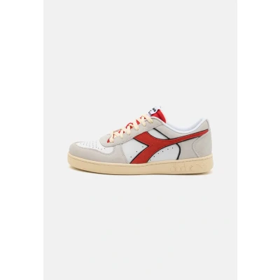 Afbeelding van Diadora Magic Basket Unisex Sneakers laag, Maat: 36.5, White/red Leer en textiel