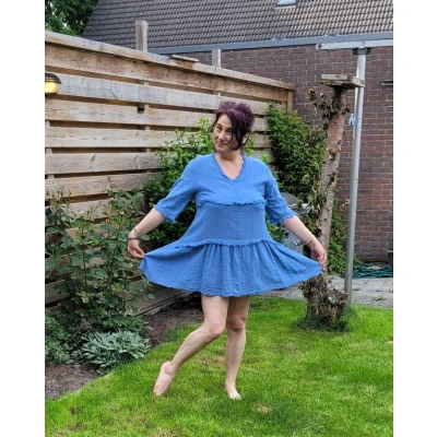 Afbeelding van Katoenen boho tuniek aan lagen met v hals en korte mouwen BLAUW maat 40/42