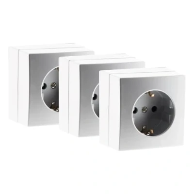 Afbeelding van Zenitech, 16A Schuko stopcontact wit of zilver, verpakking van 3, compatibel met standaardlijsten, afneembaar mechanisme, snelle en eenvoudige installatie, opbouwmontage, moderne veilige interieurs