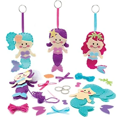 Afbeelding van Baker Ross FC833 Zeemeermin sleutelhanger en tas bengel naaisetjes Set van 3, Meisjes naaien Knutselen Kit, Kunst voor kinderen, Accessoires kinderen
