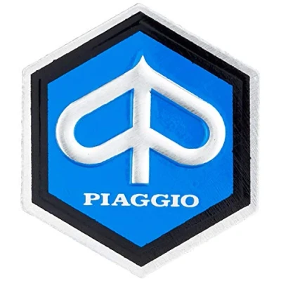 Afbeelding van Embleem „Piaggio Zeshoekige Cascade Etc. Aluminium, Zelfklevend 25X30 Mm Voor Vespa 50/Et3 Enz.