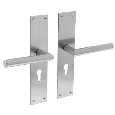 Afbeelding van Deurklink Jura met schild profielcilindergat 55mm geborsteld RVS